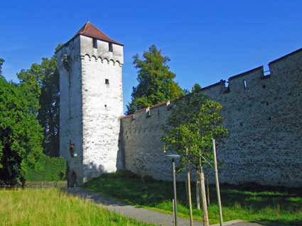 Turm und Stadtmauer, jpg 19 kb